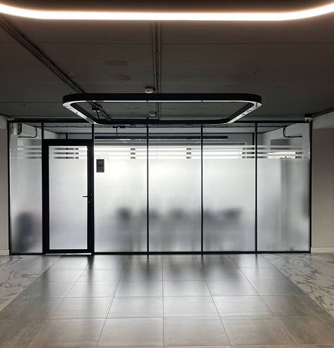 Перегородка с дверью